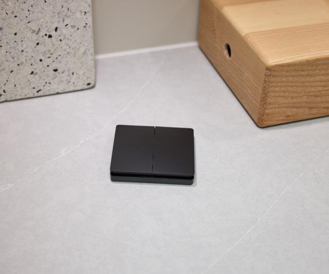 Kinetic Switch remote control MultiWhite® Black