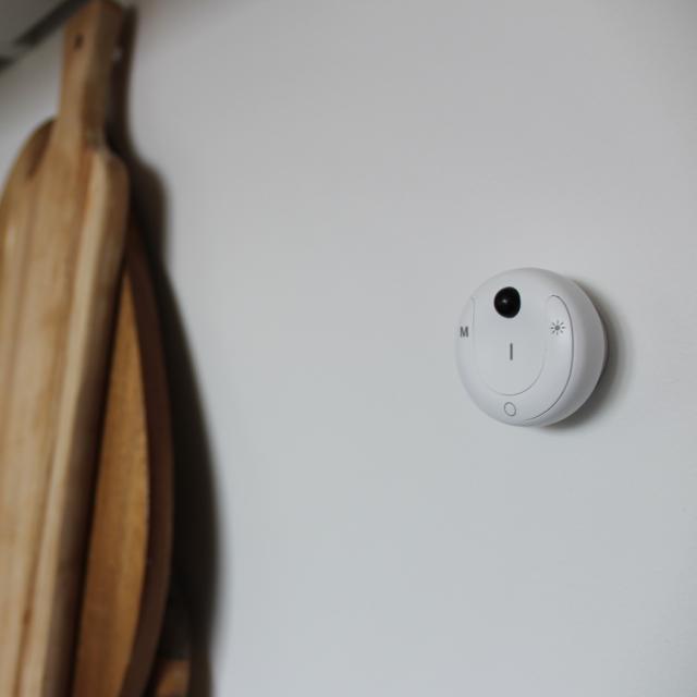 CUE Motion remote control with sensor MultiWhite®