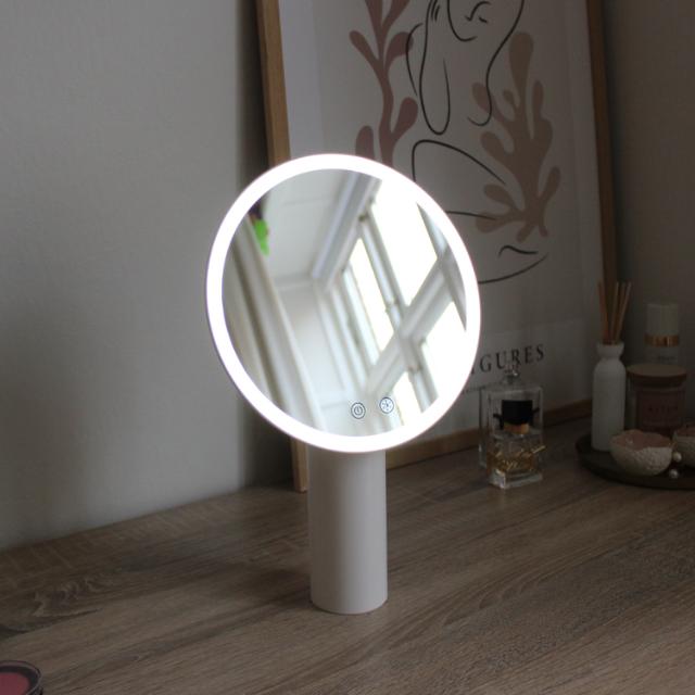 Bridget Makeup mirror