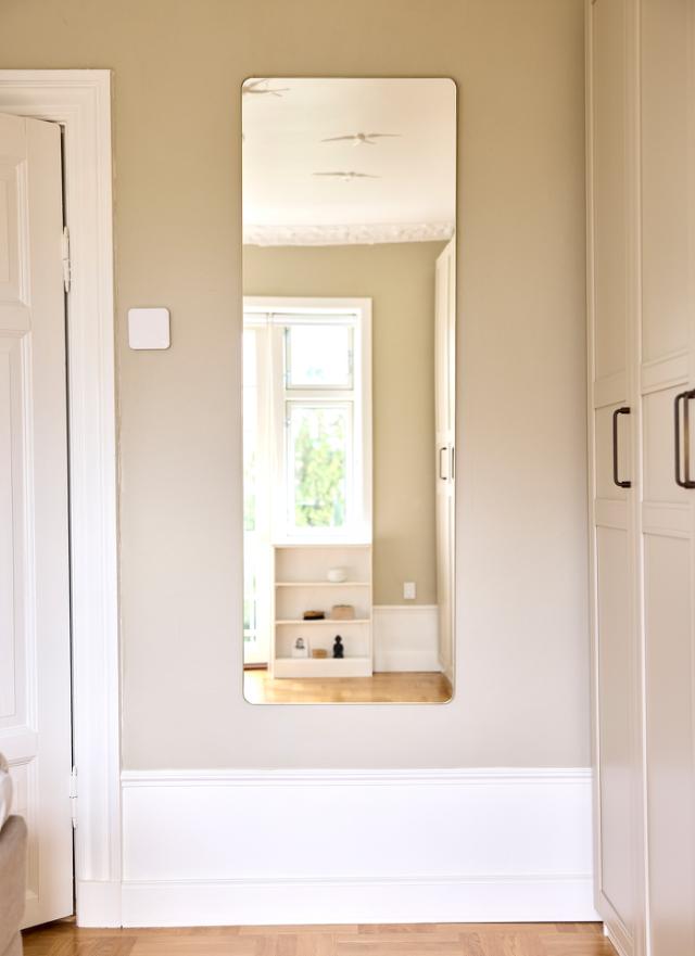 Refine mirror 550x1600 mm Brass